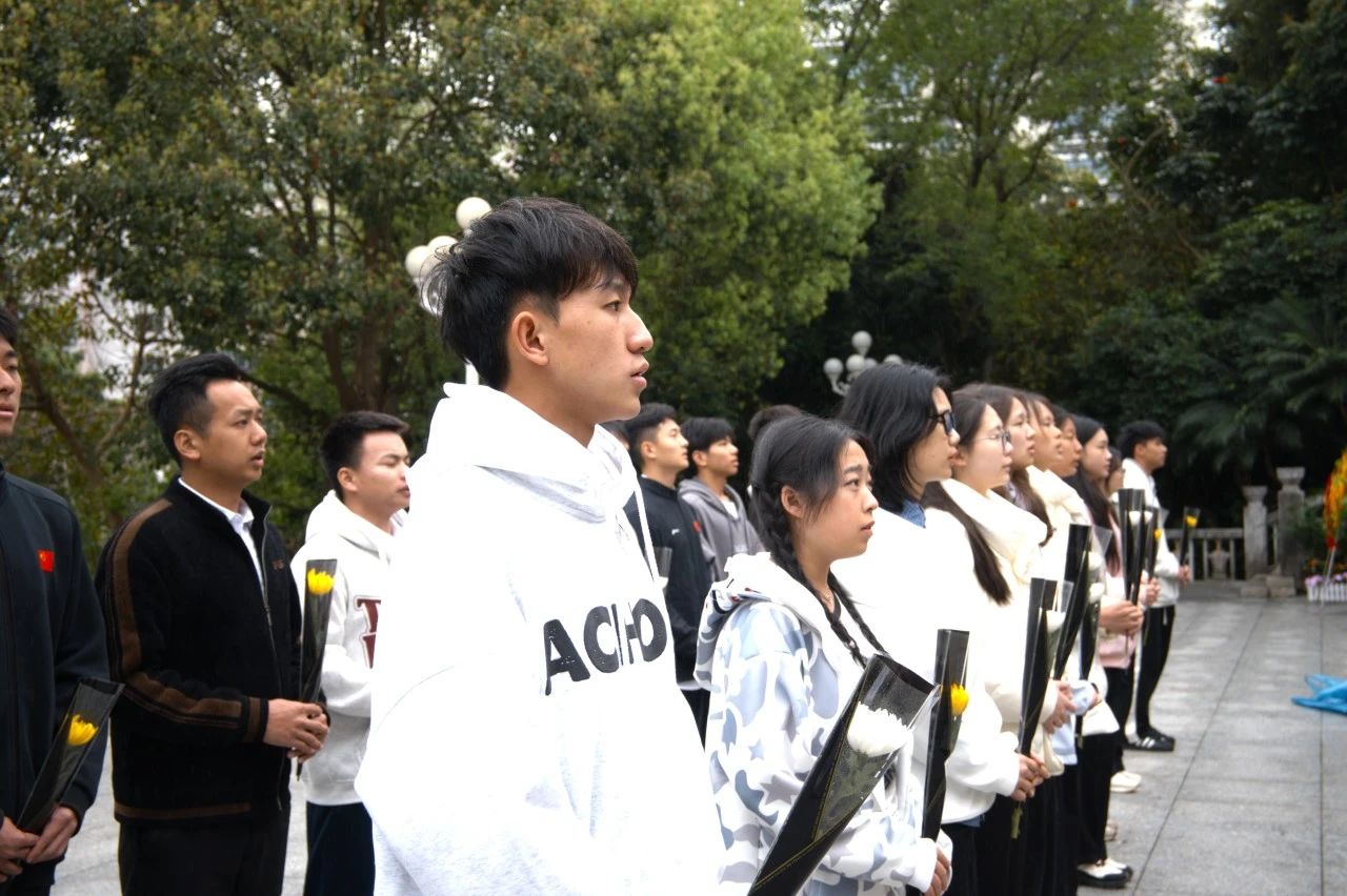 扫墓1.jpg
