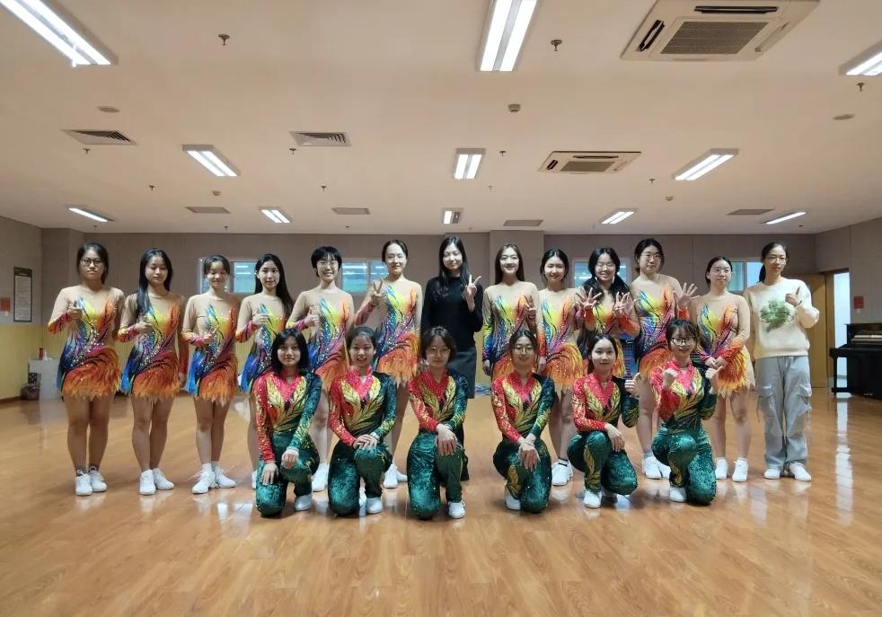 1733475762244069131.jpg 1733475762244069131.jpg