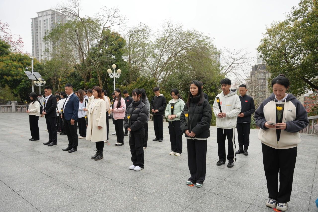 扫墓2.jpg