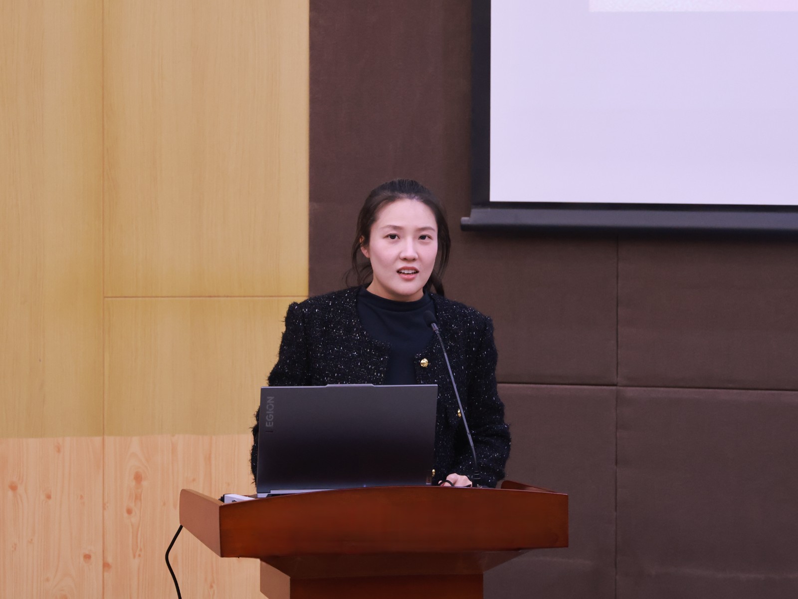 邢雨凝老师发言.jpg