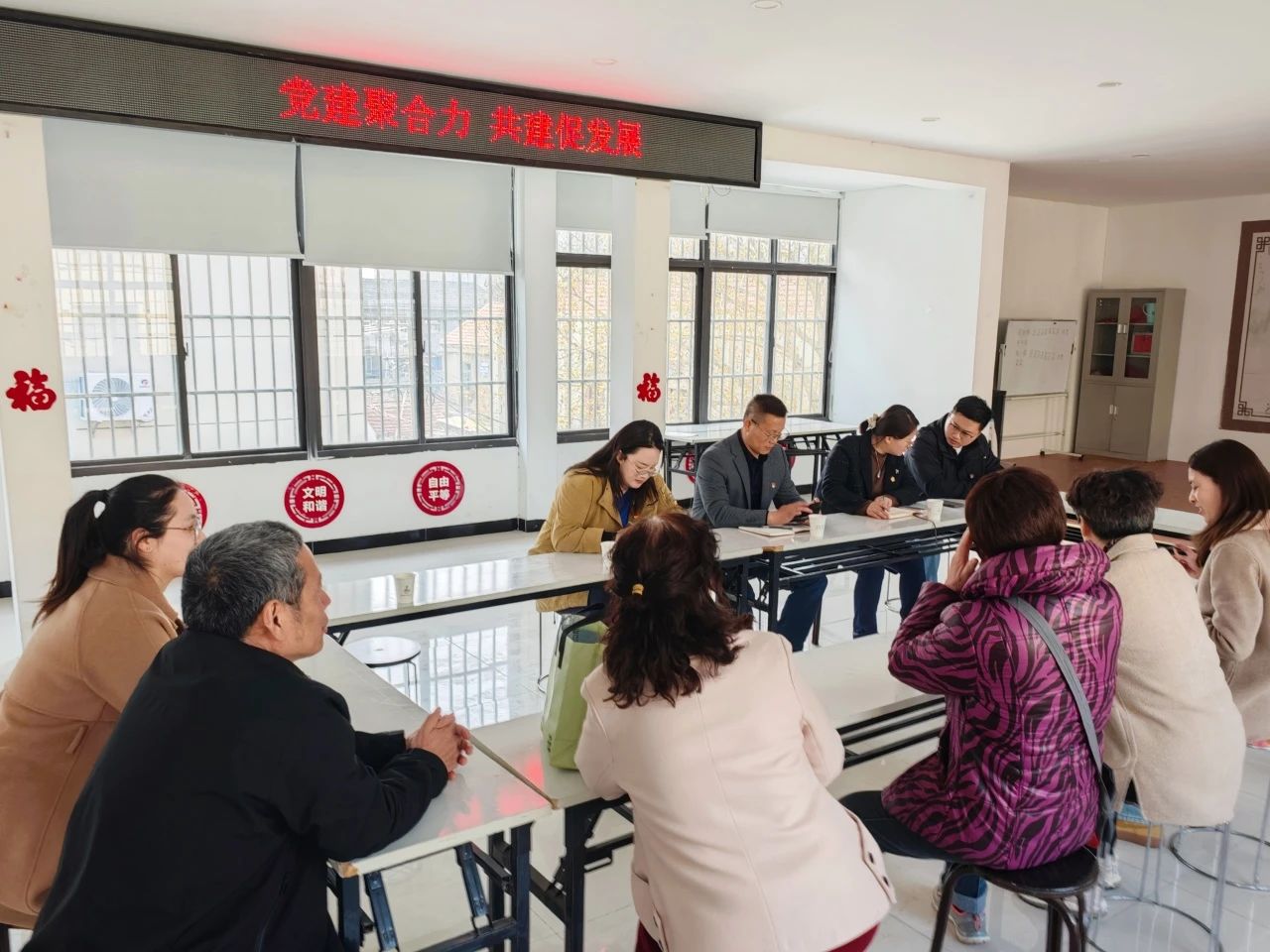 海洋港口学院与建国社区联合举办“党建共建助力基层治理 校社合作强化实践育人”主题活动 (2).jpg