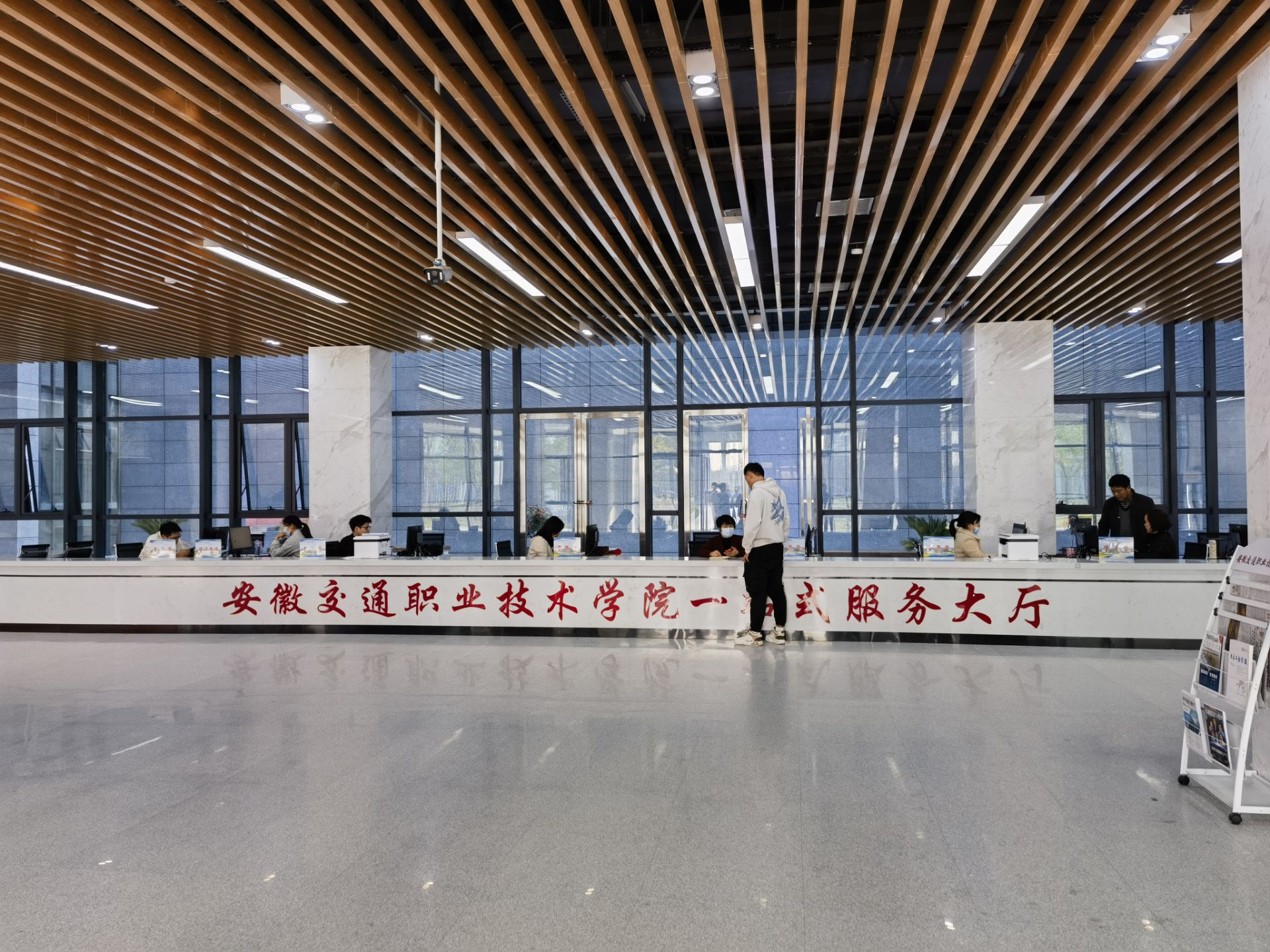 大厅.jpg 大厅.jpg