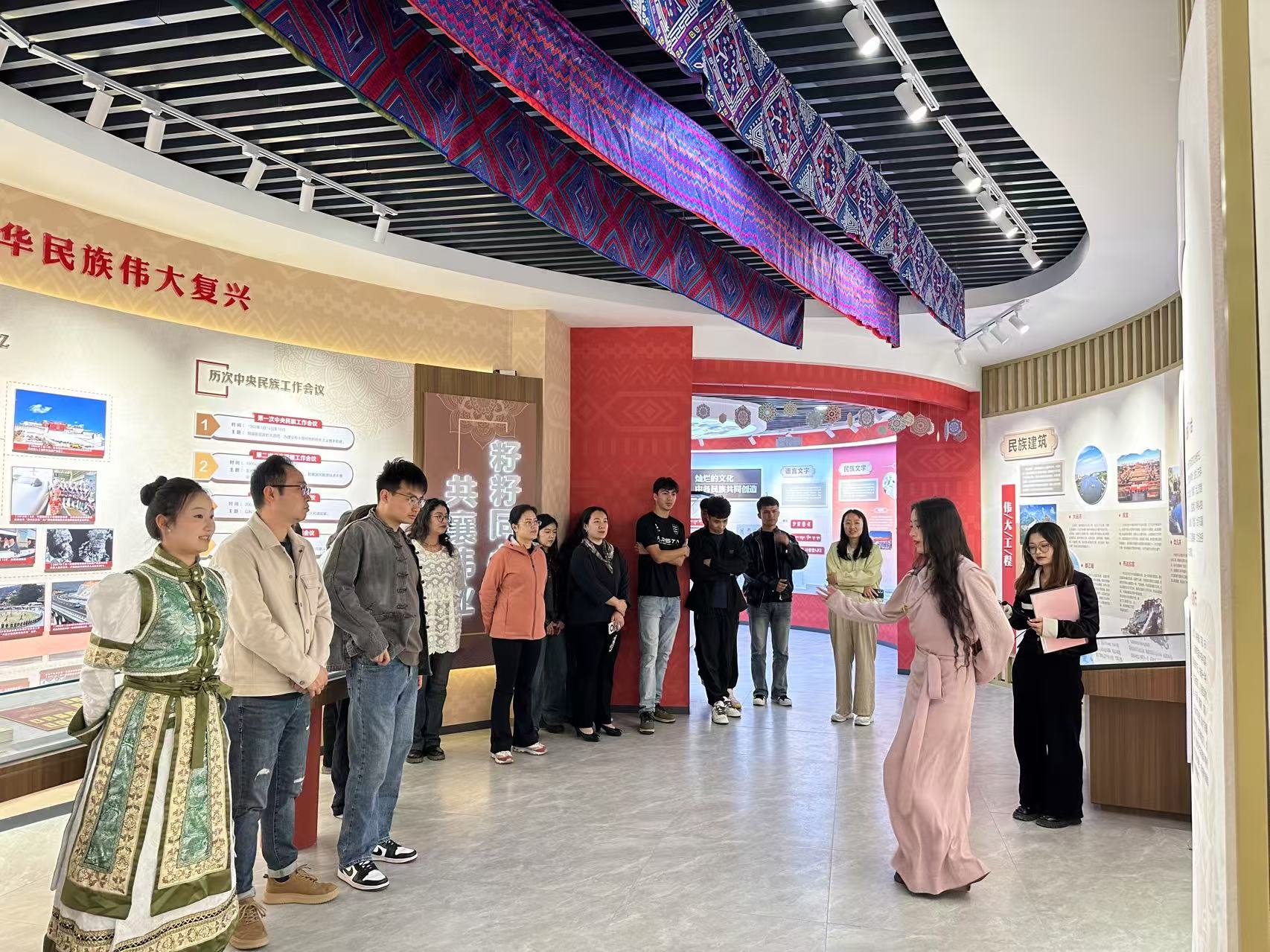 溯源民族根脉，共筑团结华章 (3).jpg