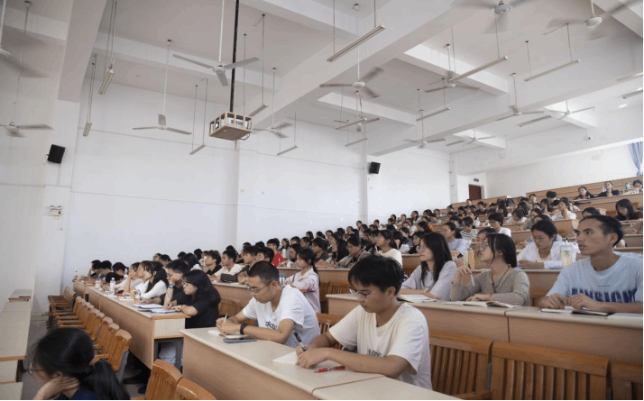 全体学员培训现场.png 全体学员培训现场.png