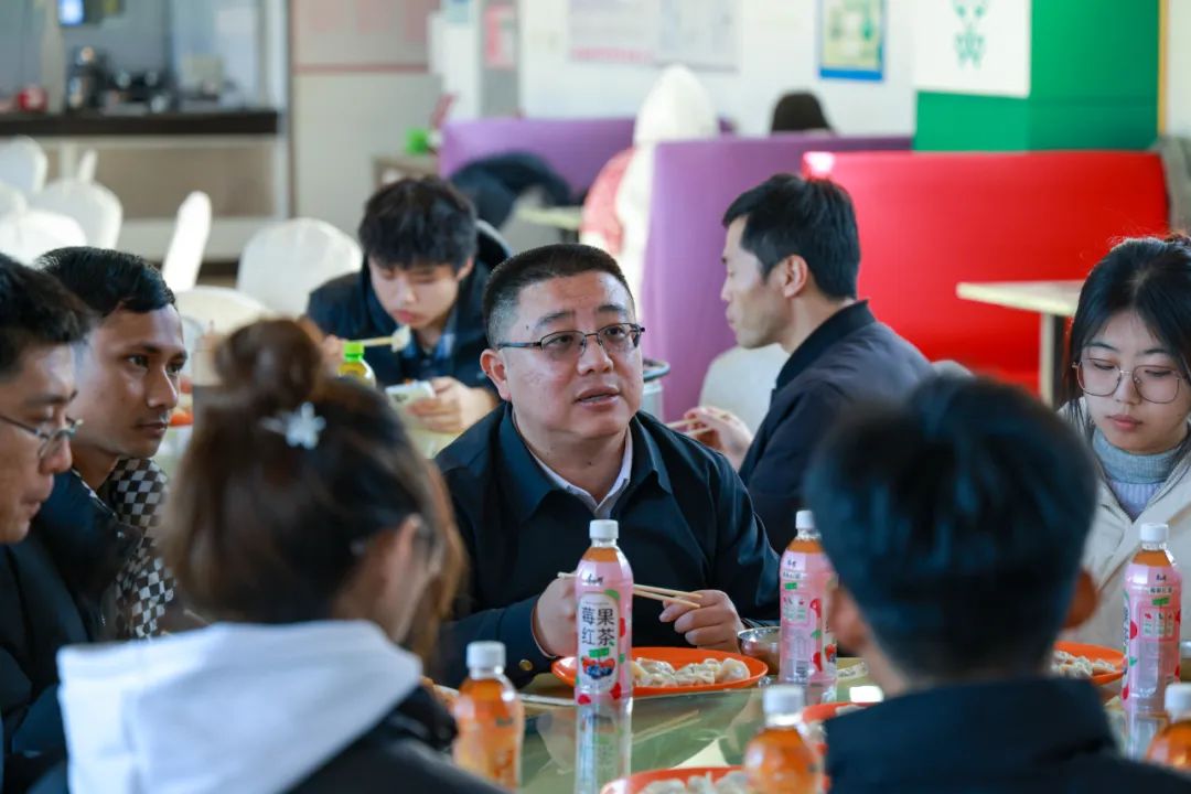 午餐会1.jpg