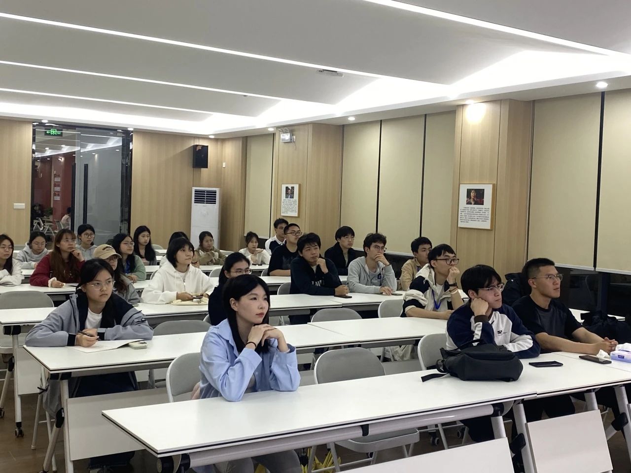 社区3.jpg 社区3.jpg