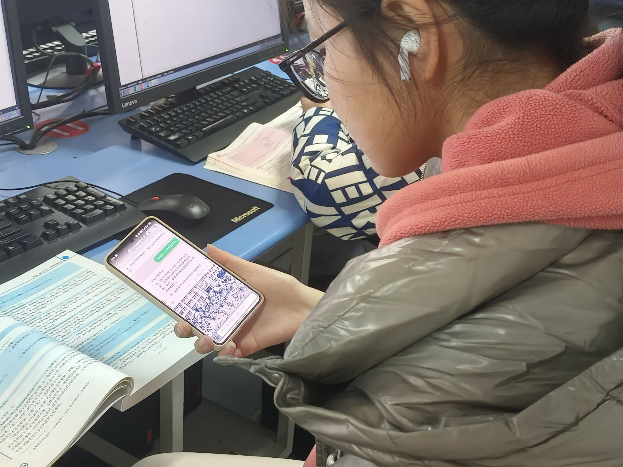数智赋能开辟“AI”思政工作线上试验田——数学与信息工程学院创新推出智慧学工AI辅导员.png