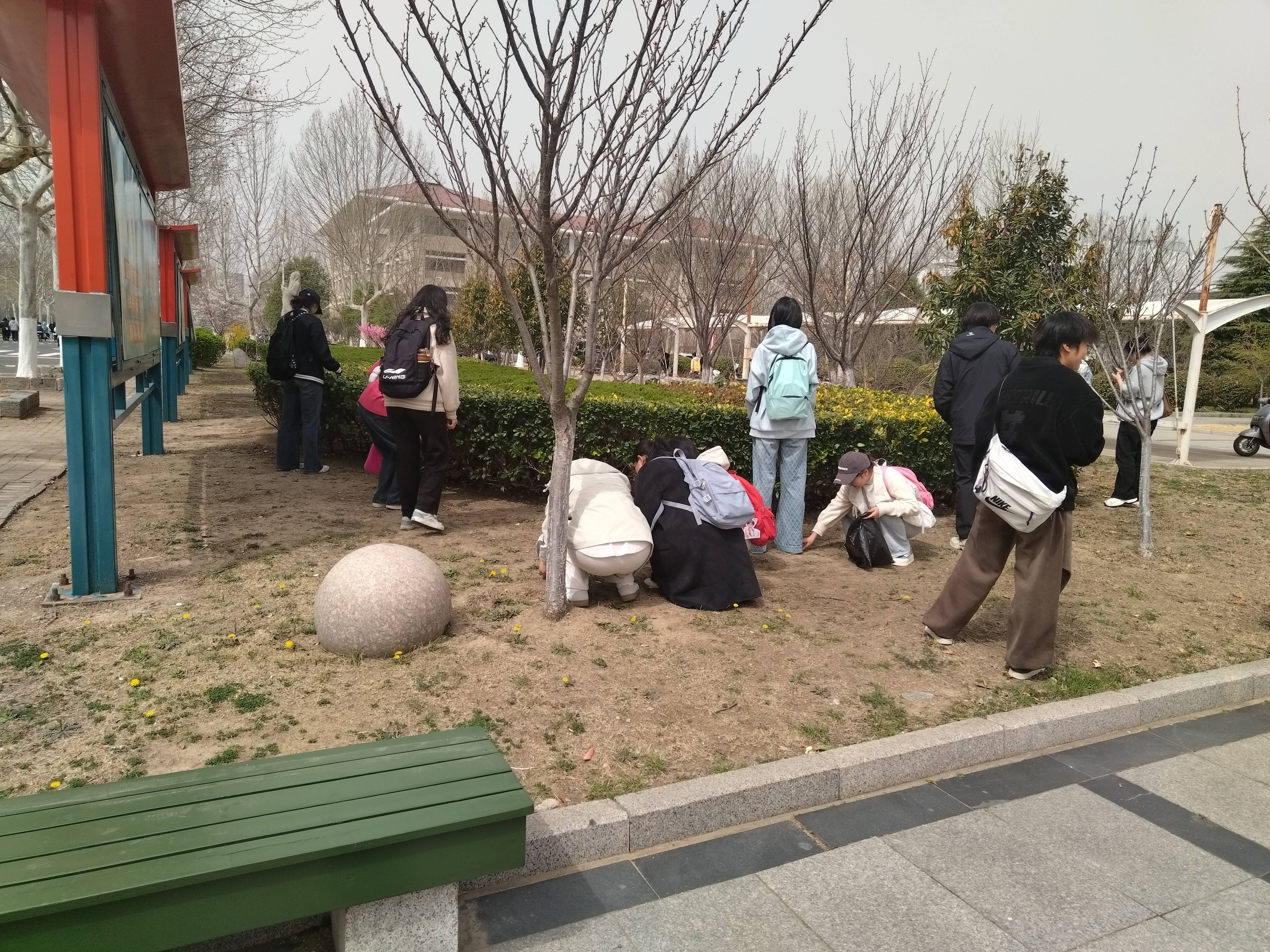 学前教育学院（音乐学院）开展“守护青山绿水，践行环保青春”主题团日活动 (3)(1).jpg