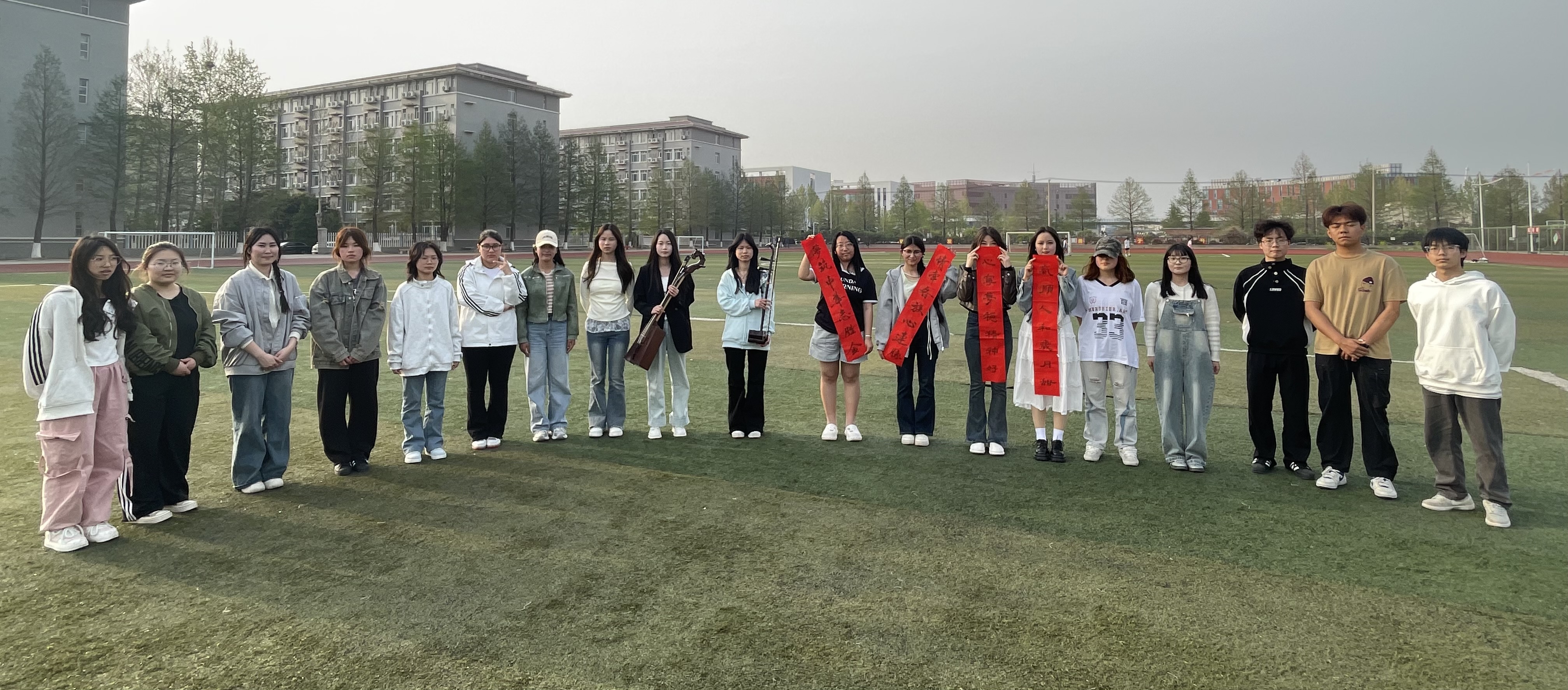 外语与商务学院（国际教育学院）石榴籽工作室举办民族文化交流学习主题活动 (4).JPG