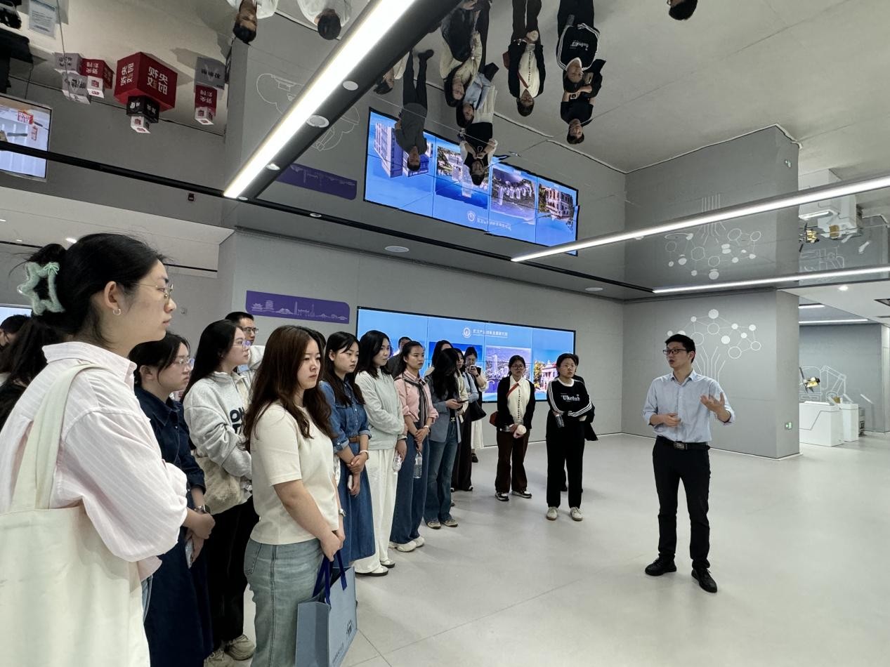科技2.jpg