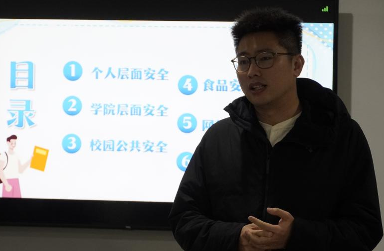 刘欣3.png
