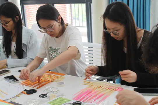 屏幕截图 2025-04-15 190639.png