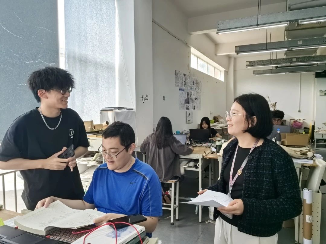 育人3.jpg 育人3.jpg