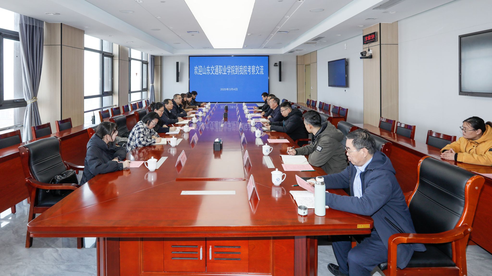 山东交通职业学院到我院考察交流.jpg 山东交通职业学院到我院考察交流.jpg