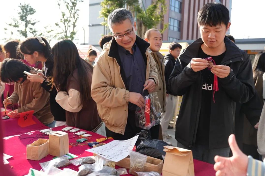 图片45.jpg 图片45.jpg