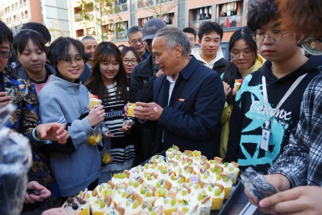 图片65.jpg 图片65.jpg