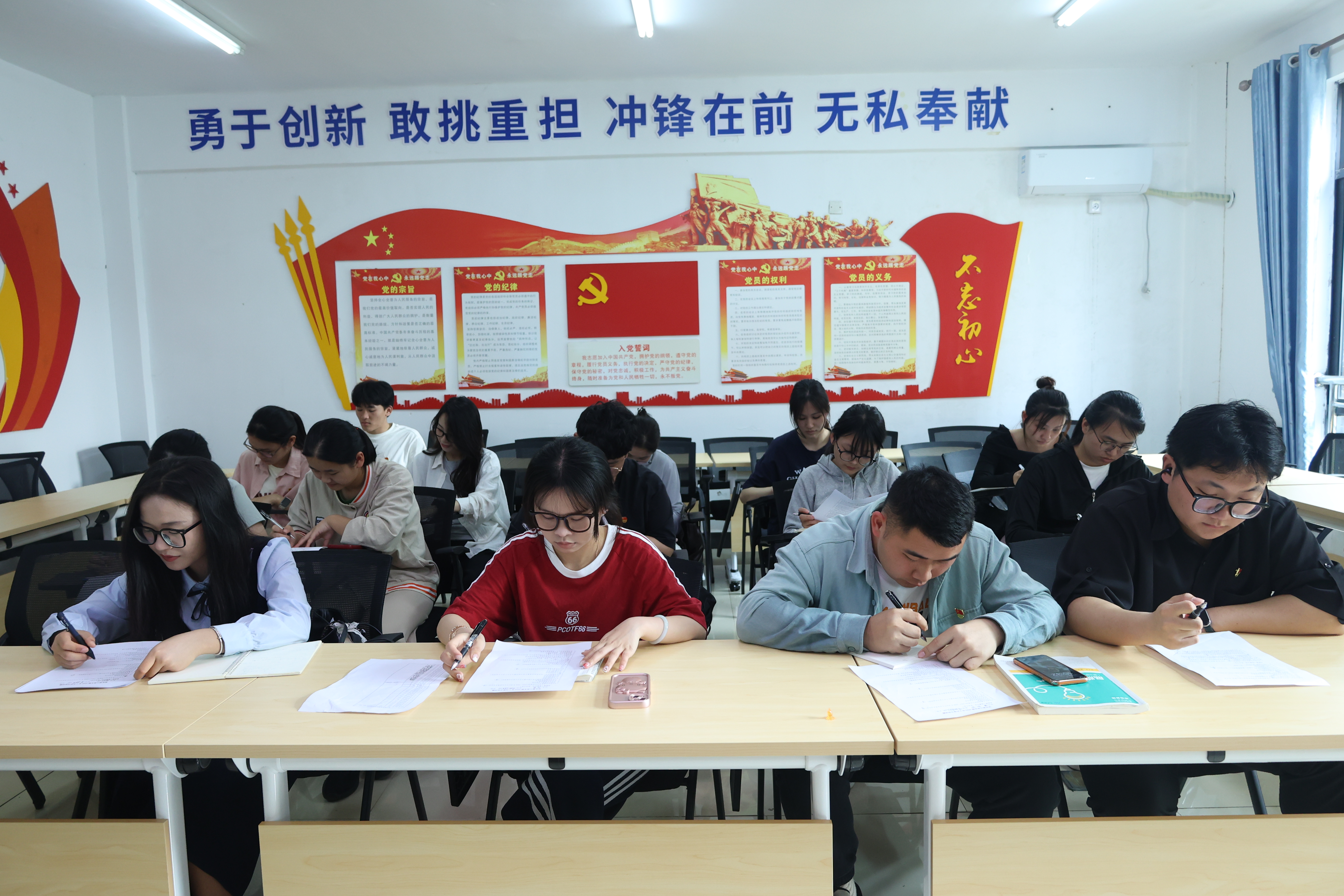 三支部2.jpg 三支部2.jpg