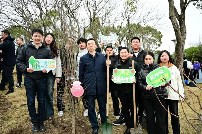 物流工程学院植树节活动.jpg 物流工程学院植树节活动.jpg