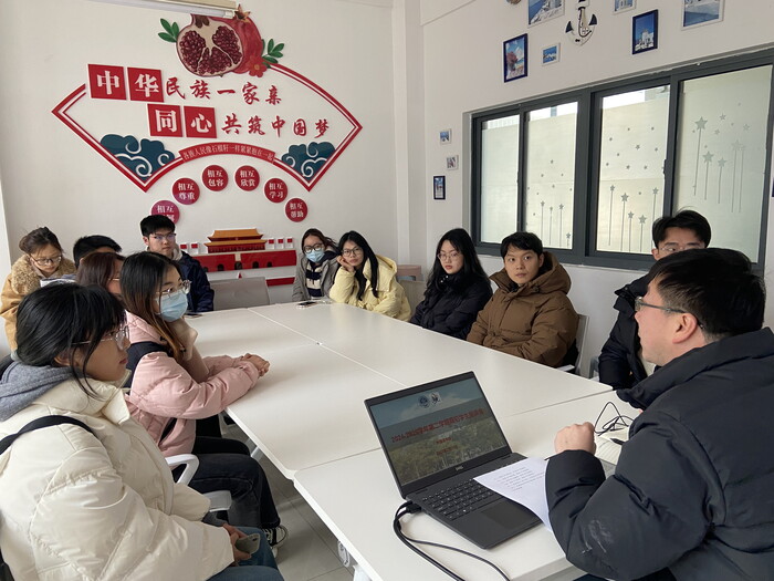 外国语学院开展学生座谈会.jpeg 外国语学院开展学生座谈会.jpeg