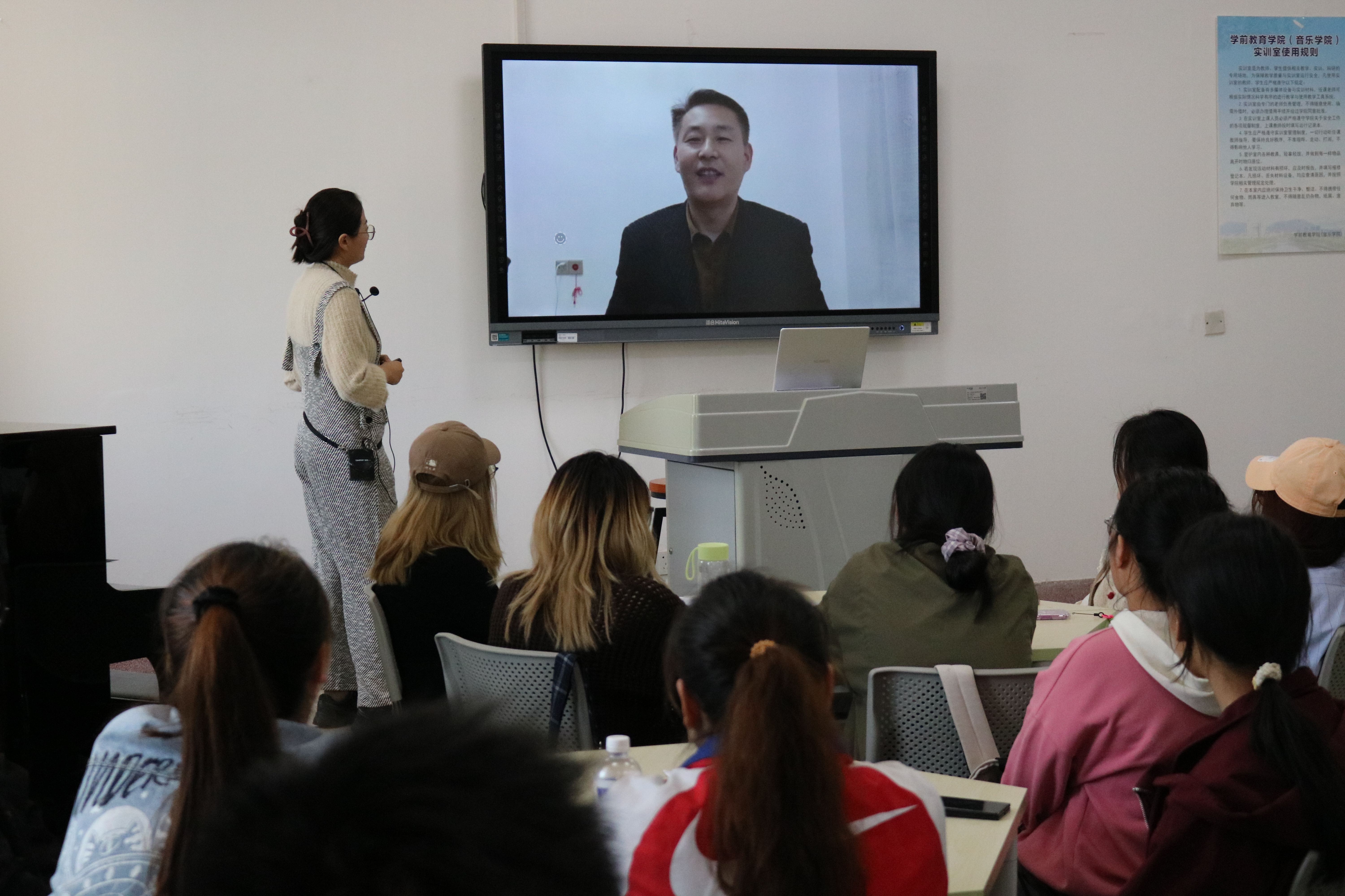 学生工作部组织开展心理主题班会观摩活动 (3).JPG