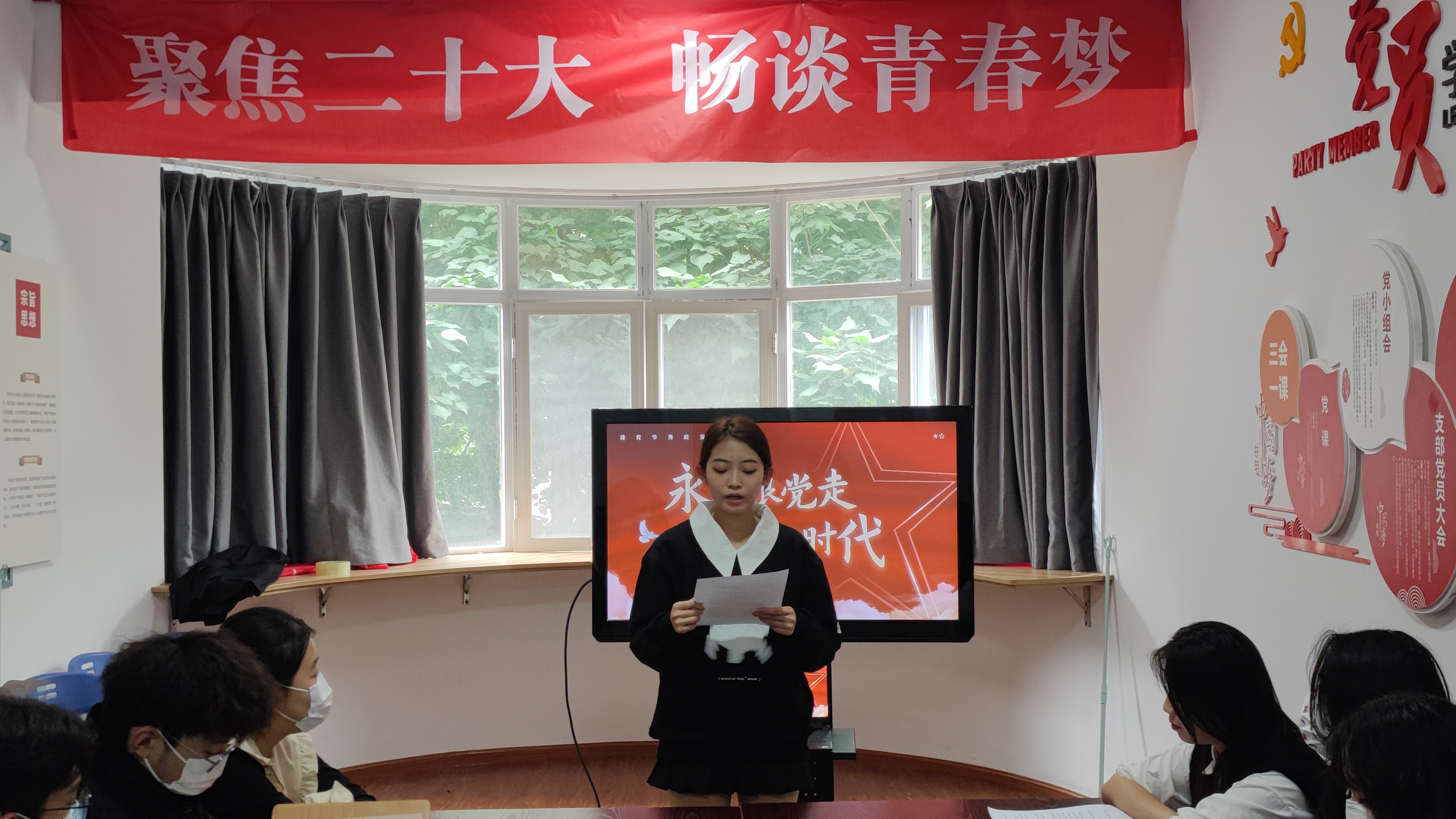 21级声乐歌剧学院张心蕾1.jpg 21级声乐歌剧学院张心蕾1.jpg