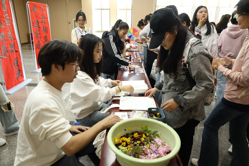 “与书有约 肆阅同行”世界读书日阅读推广活动 (1).png