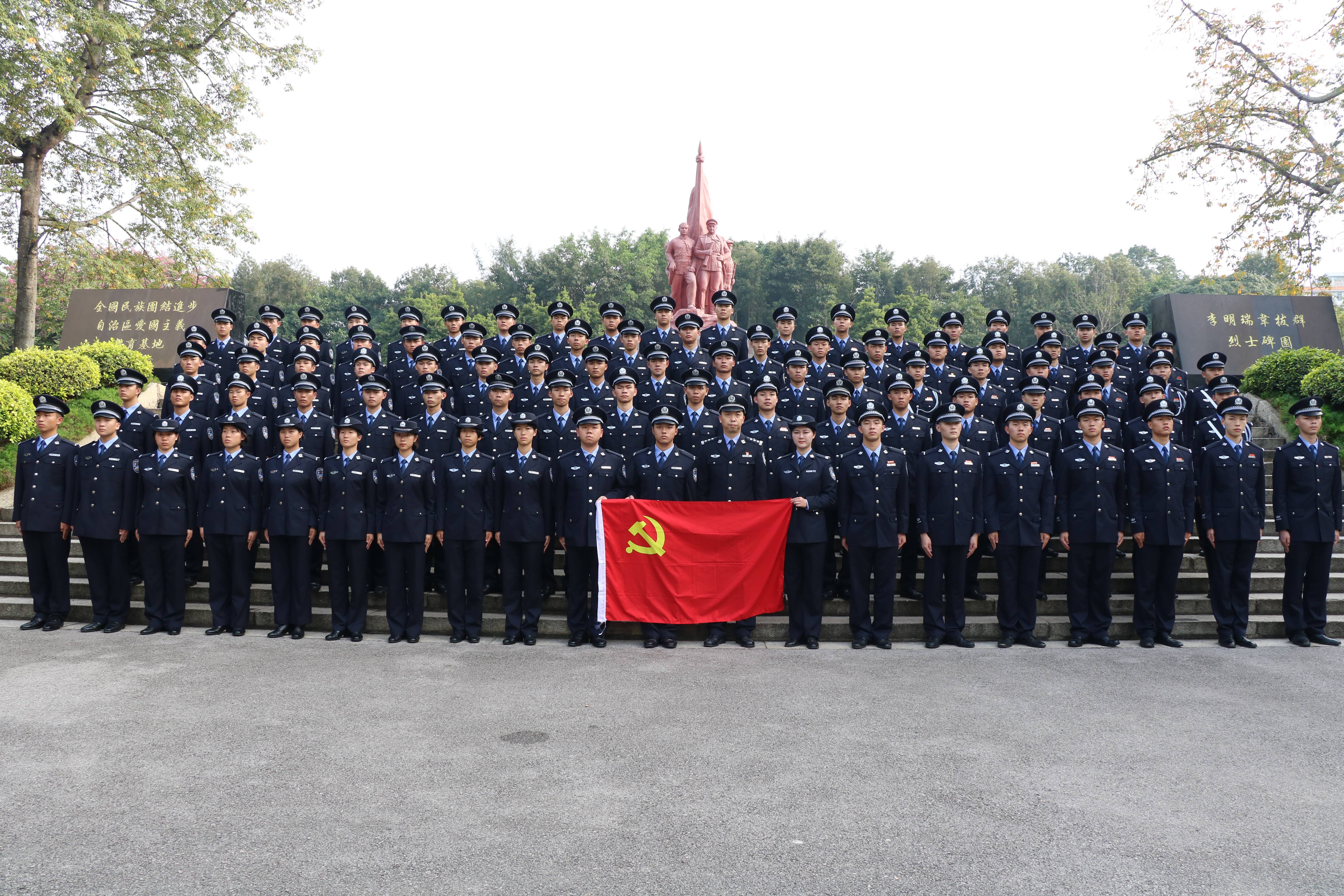 侦查学子参加南湖公园红色文化学习活动(1).jpg