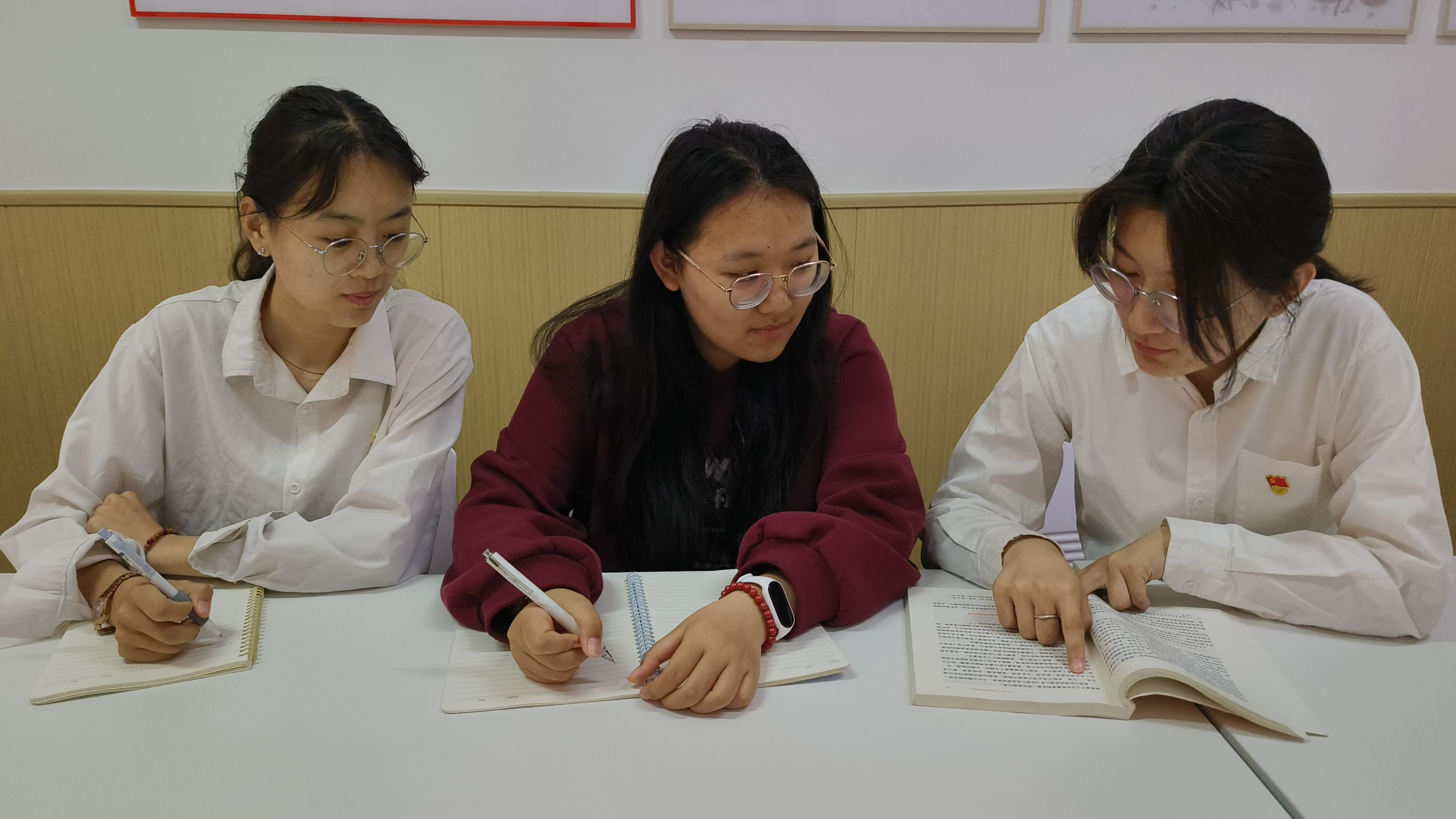 学生一对一辅导.jpg 学生一对一辅导.jpg