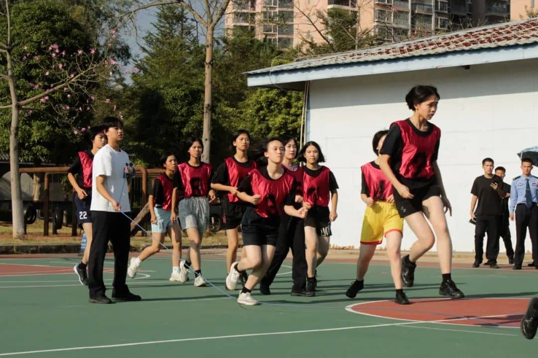 侦查学院参与运动会比赛照片(1).jpg