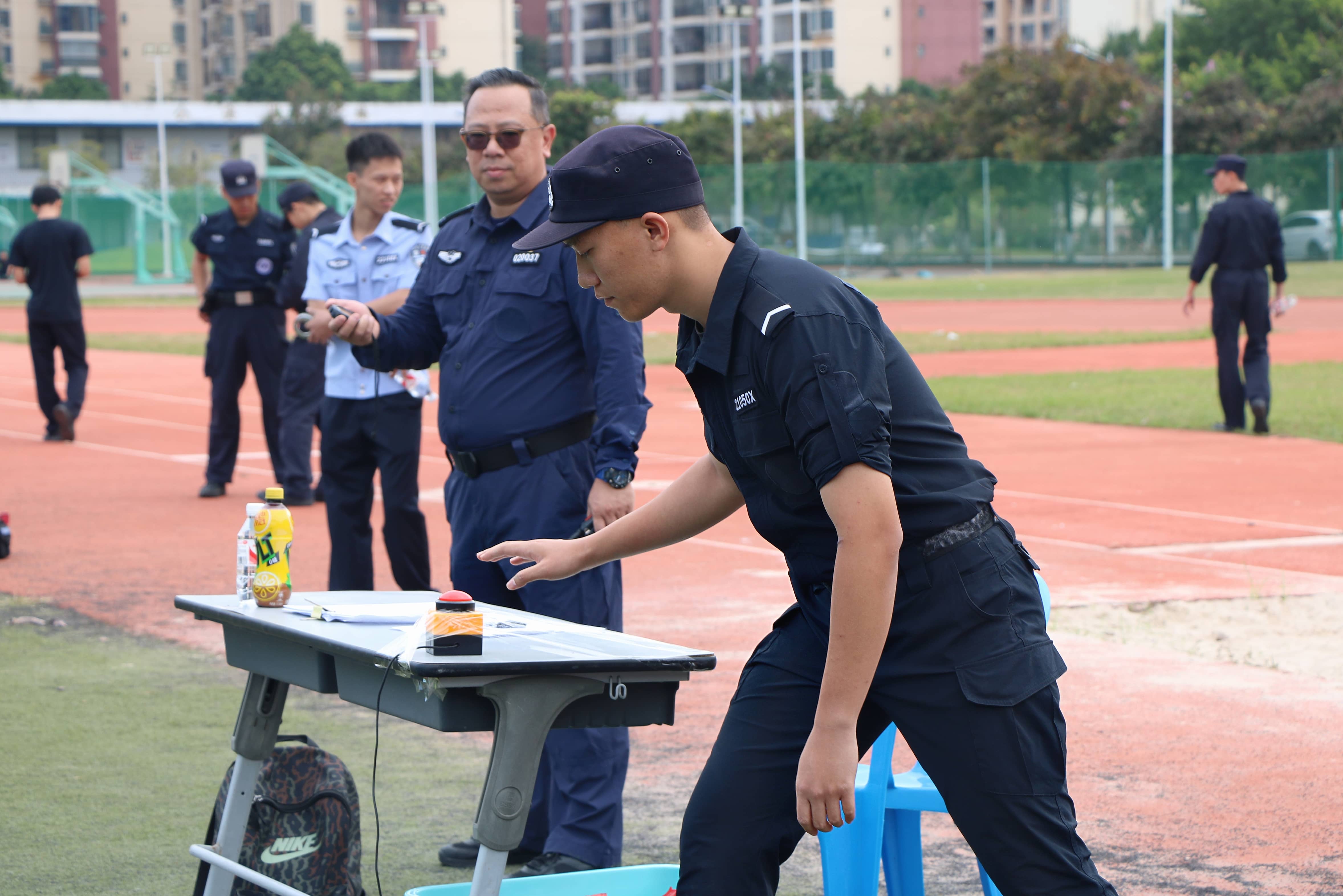 侦查学子参加大比武照片(1).jpg