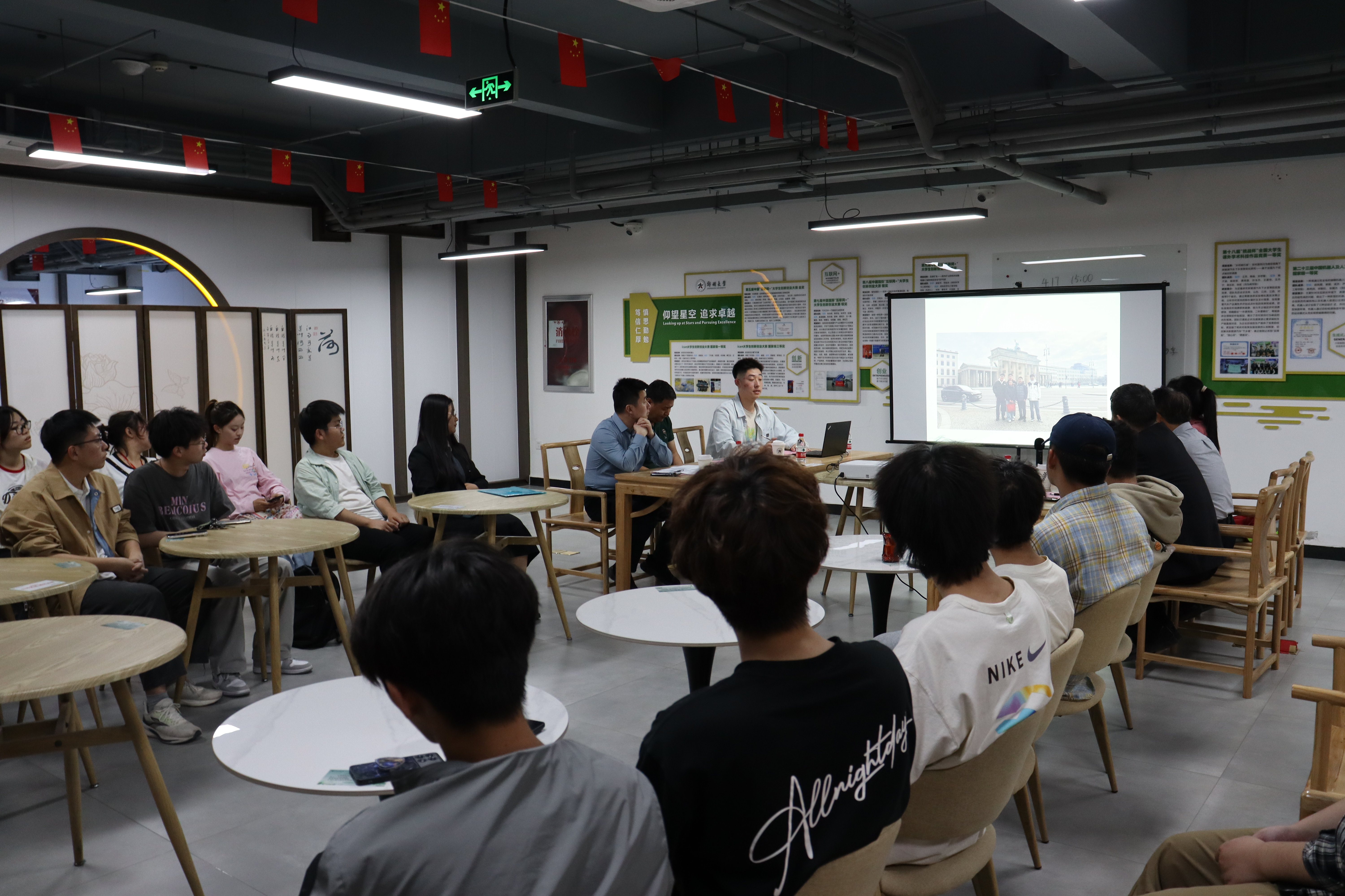 IMG_1916.JPG IMG_1916.JPG