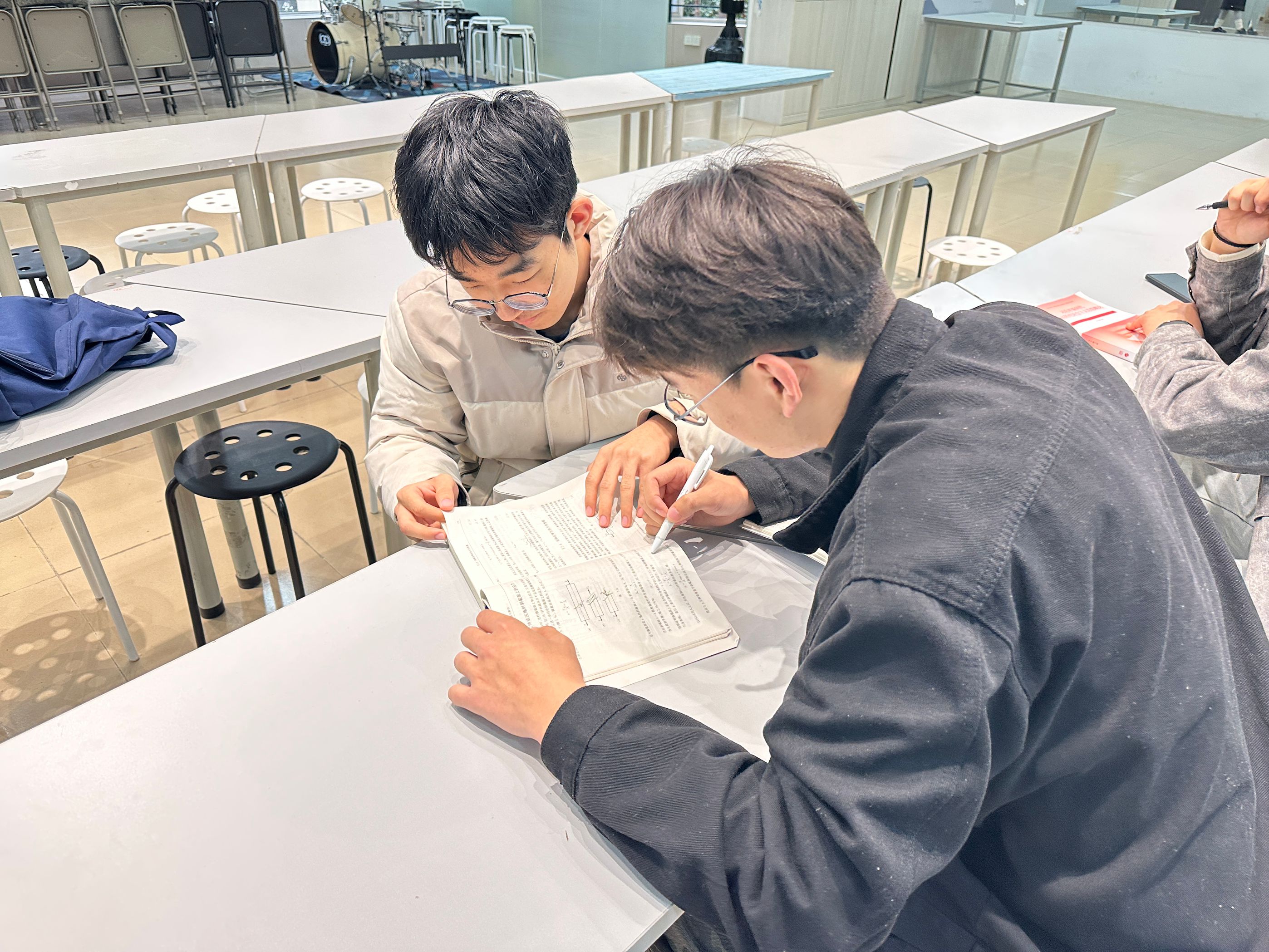 图3 朋辈帮扶活动.png 图3 朋辈帮扶活动.png