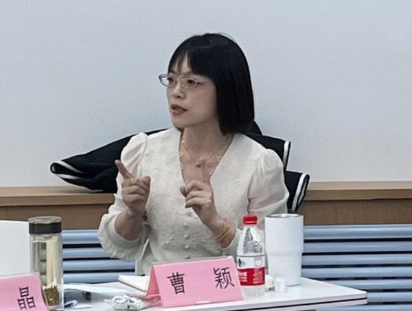 导师曹颖为训练营学员做专题培训.jpg