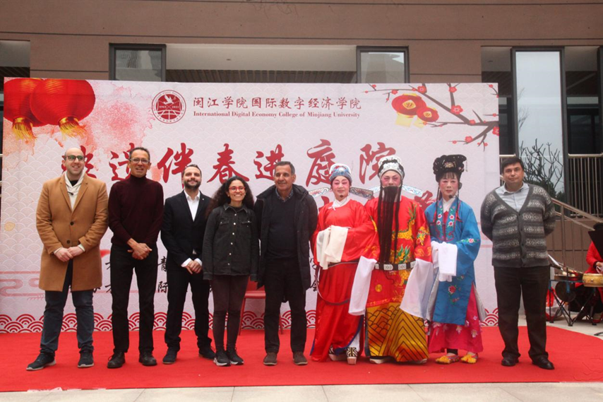 4.庭院文化课堂:非遗文化进社区.png 4.庭院文化课堂:非遗文化进社区.png