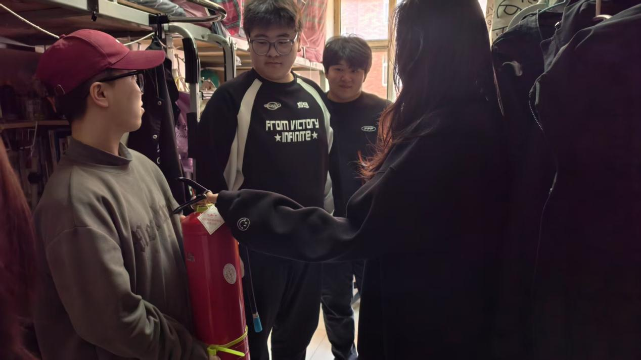 图片2.png 图片2.png