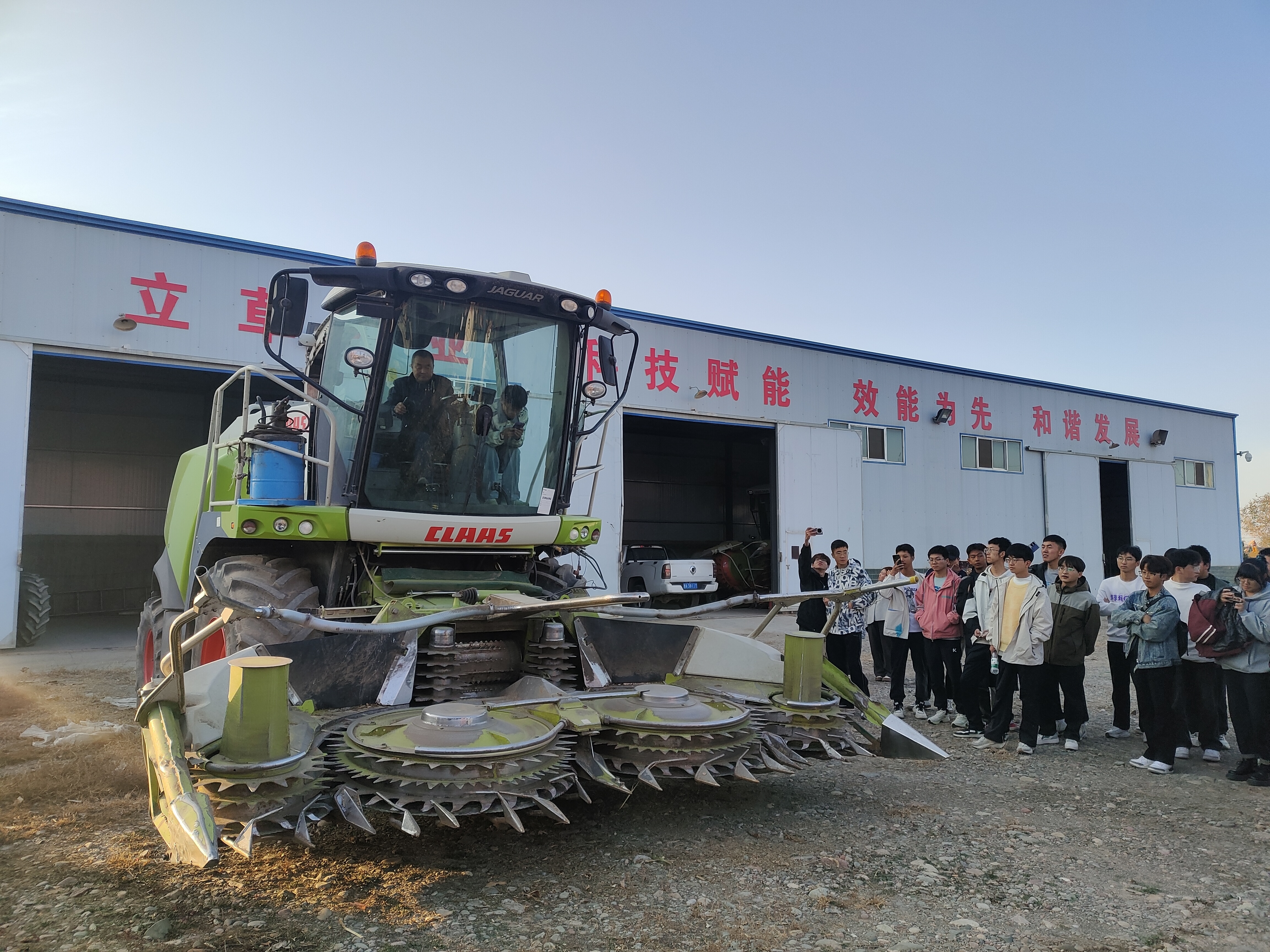 “安宁五校战略联盟”开展耕读教育实践教学活动.jpg “安宁五校战略联盟”开展耕读教育实践教学活动.jpg