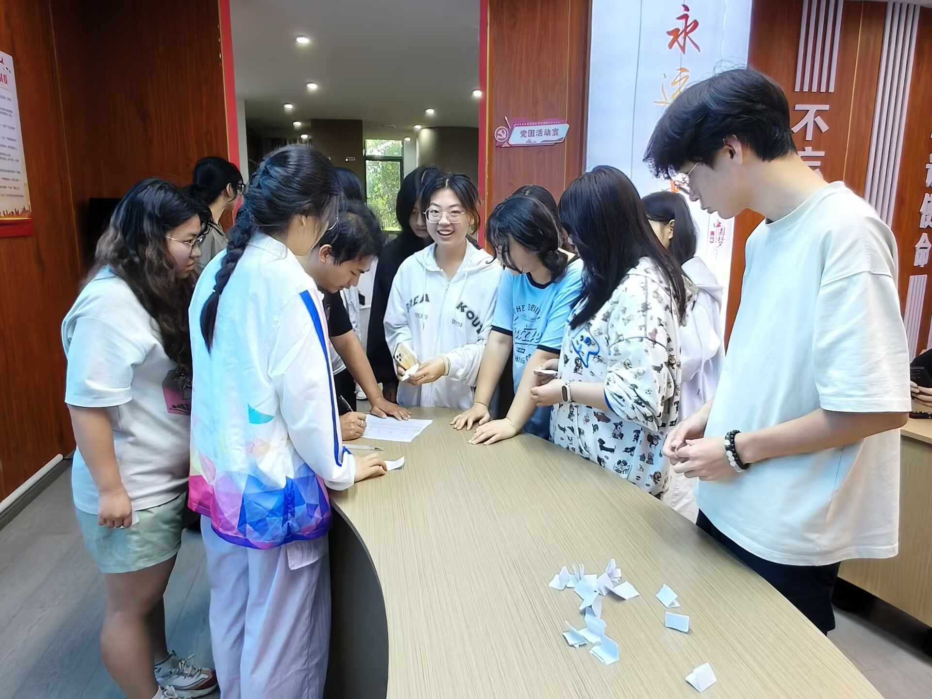 图2:抽签环节.jpg 图2:抽签环节.jpg