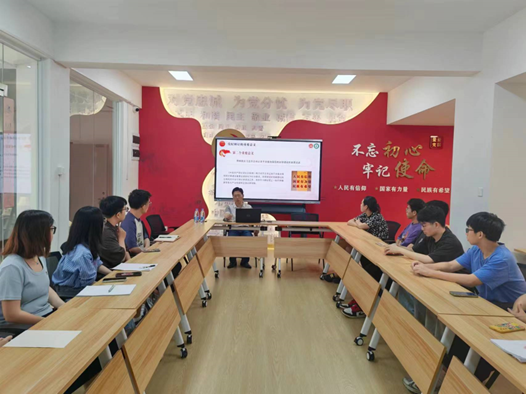图2 刘朝晖副书记开展毕业生党员廉洁主题教育.png