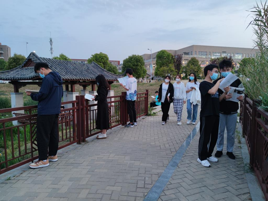阅读推广空间一角.png