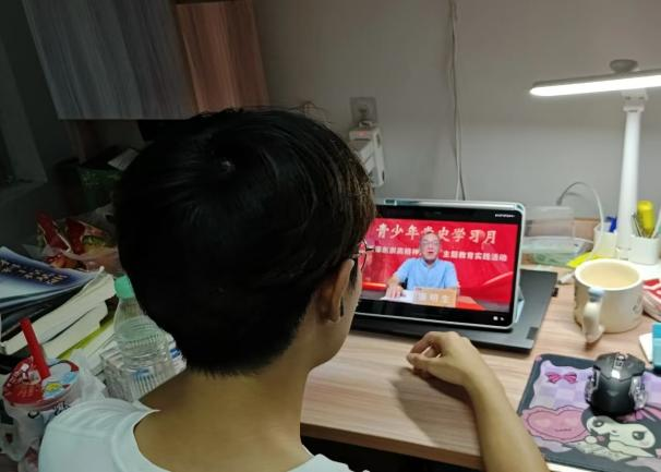 图3 “五老说”观影活动.png