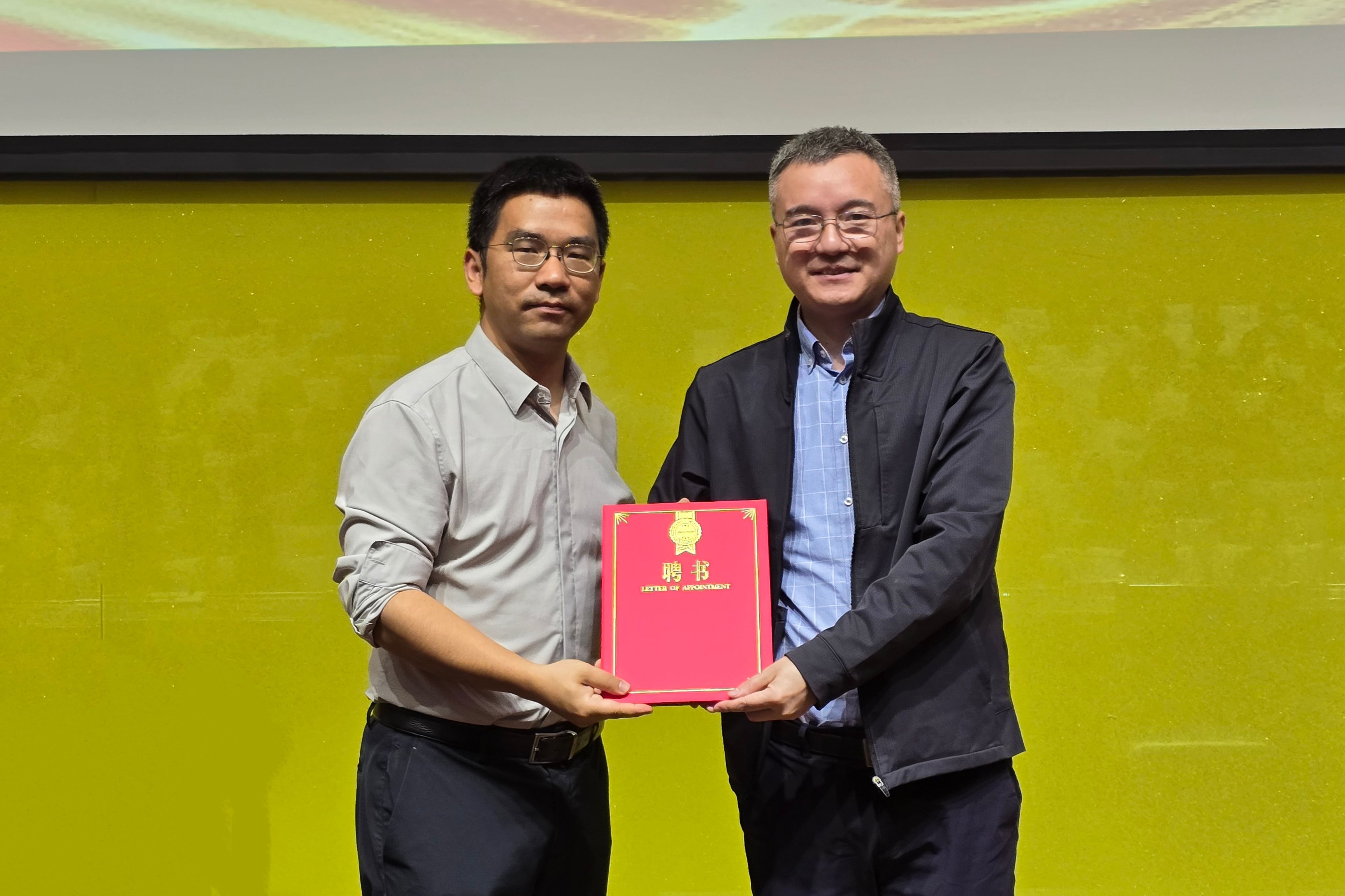 第十九届先锋论坛之“全国劳模进校园，共话国家新征程”主题讲座成功举办2.jpg