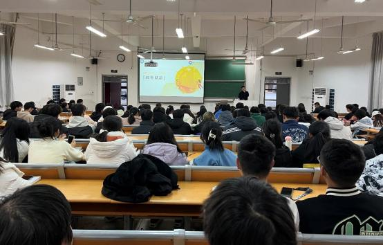 优秀校友王庆才回校开展职业规划讲座.png