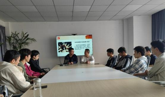 退役学生在义苑“一站式”学生社区分享军旅生活.png