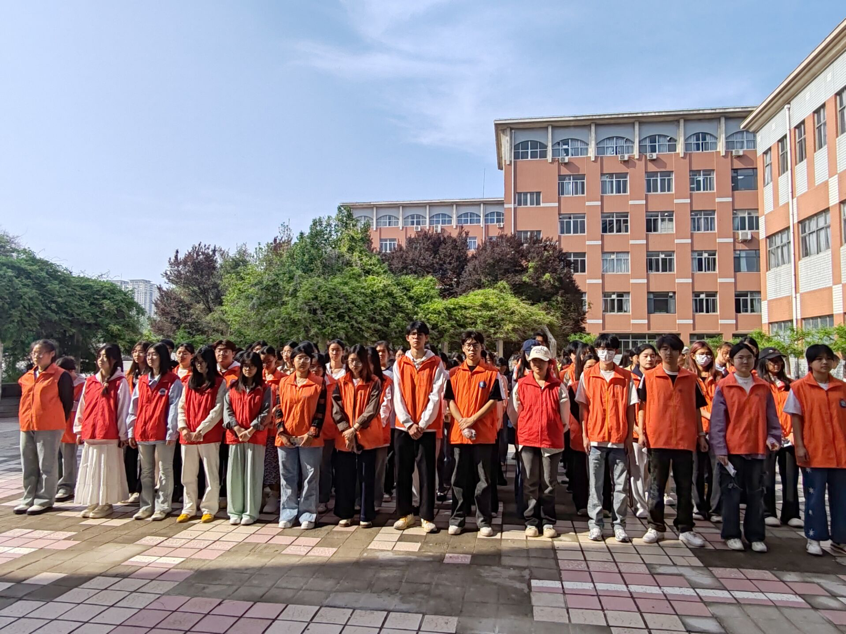 “一站式”学生社区·我为同学做实事|“化腐朽为神奇，生绿意满校园”实践活动圆满完成