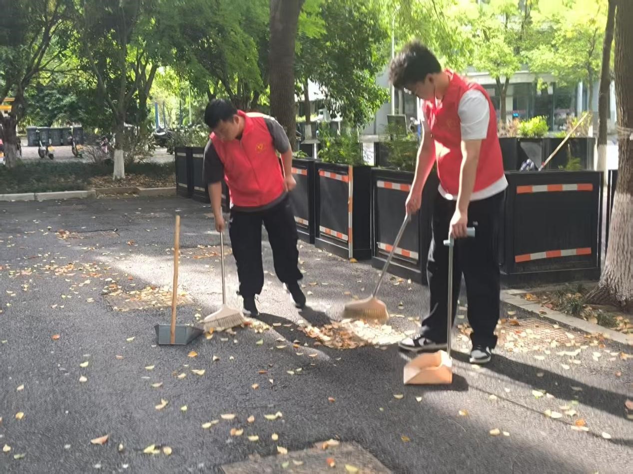 家园劳动日1.jpg 家园劳动日1.jpg