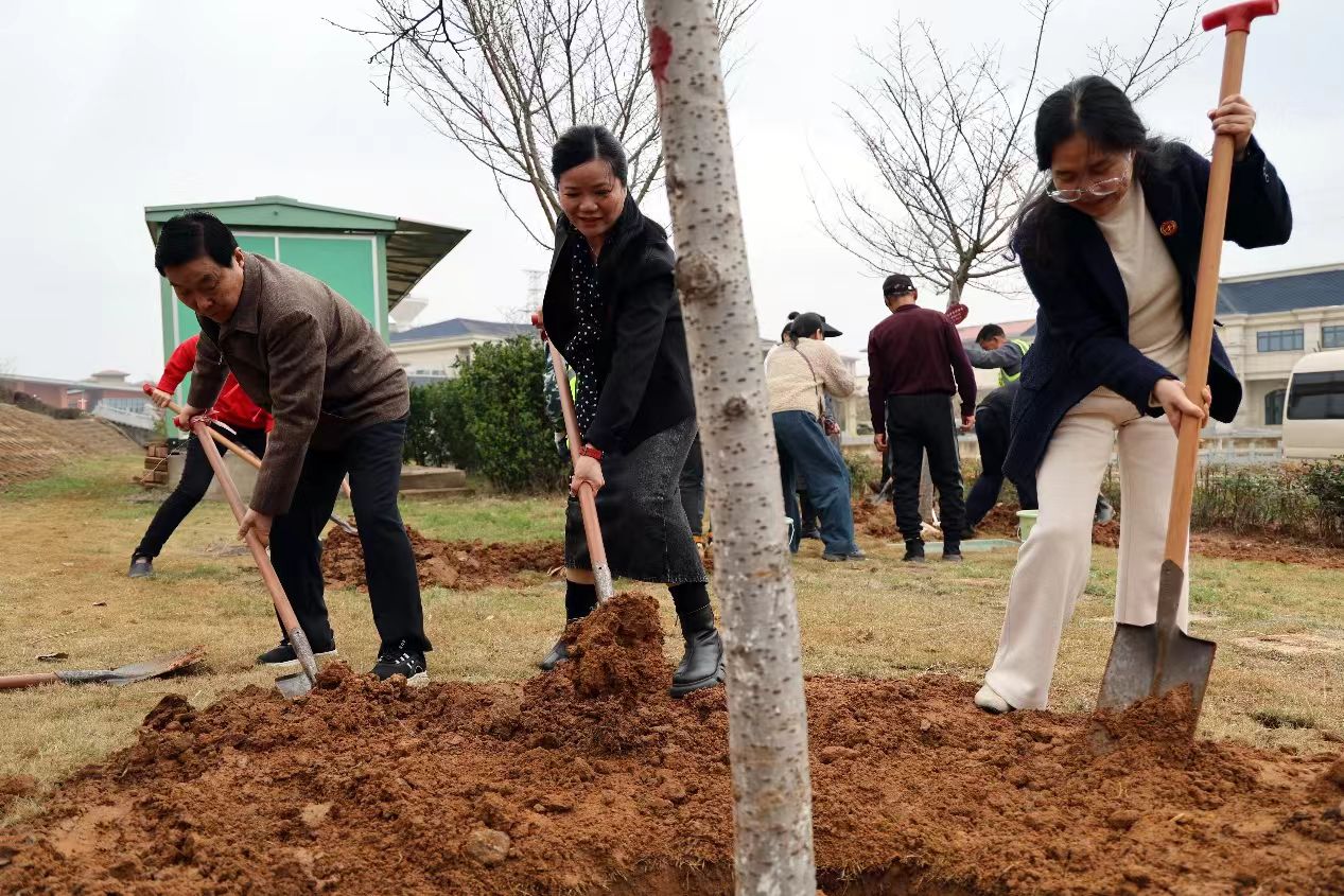 校理事会、校党委、校行政等校领导一行