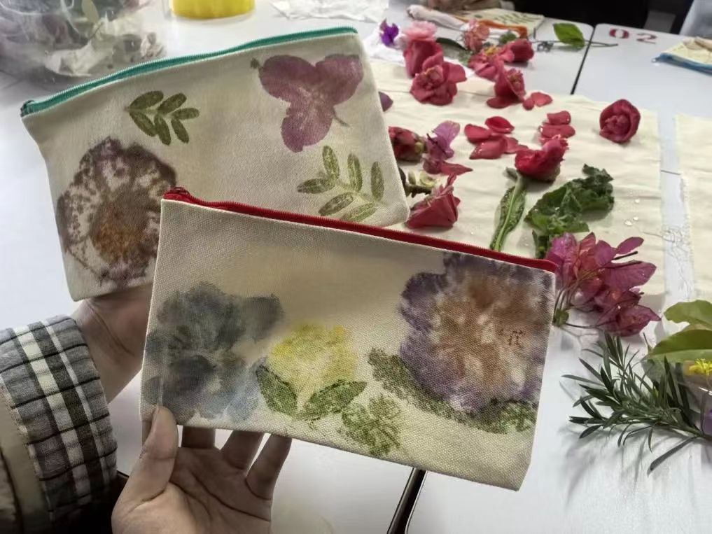 感受春季美好与保护自然环境的意识，理解植物与人类的共生关系