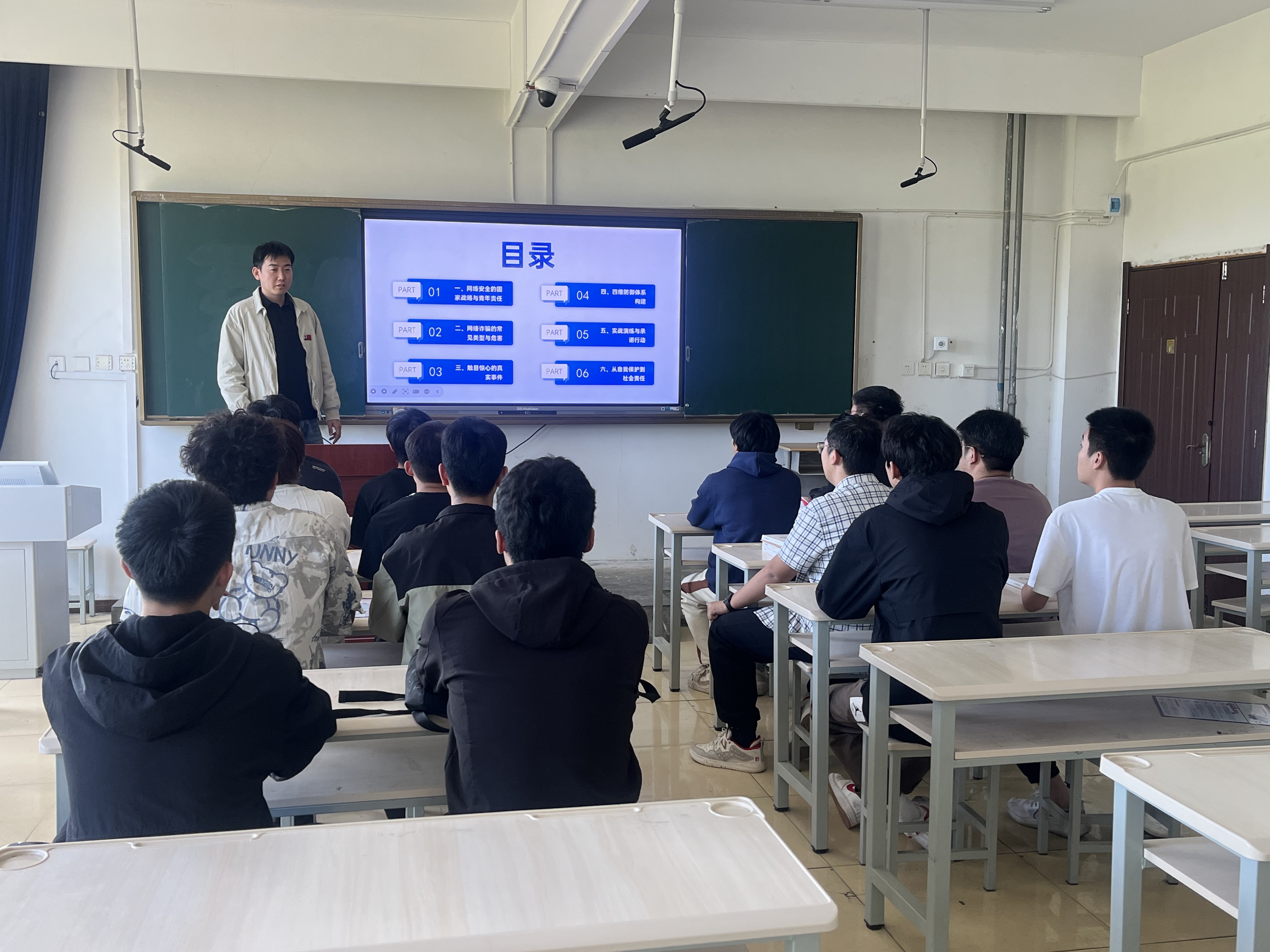 张忠义2.jpg 张忠义2.jpg