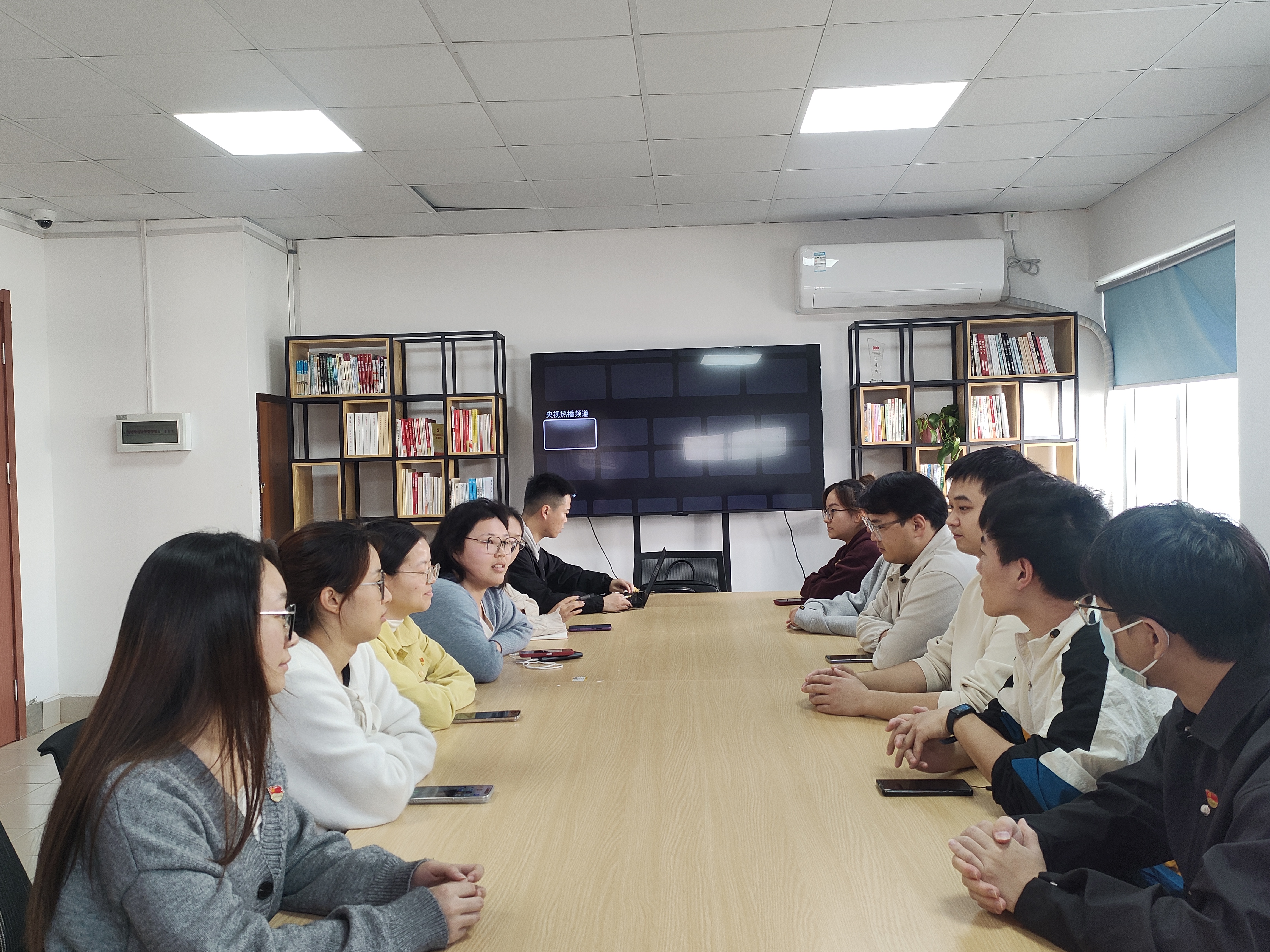 图9议事会.jpg