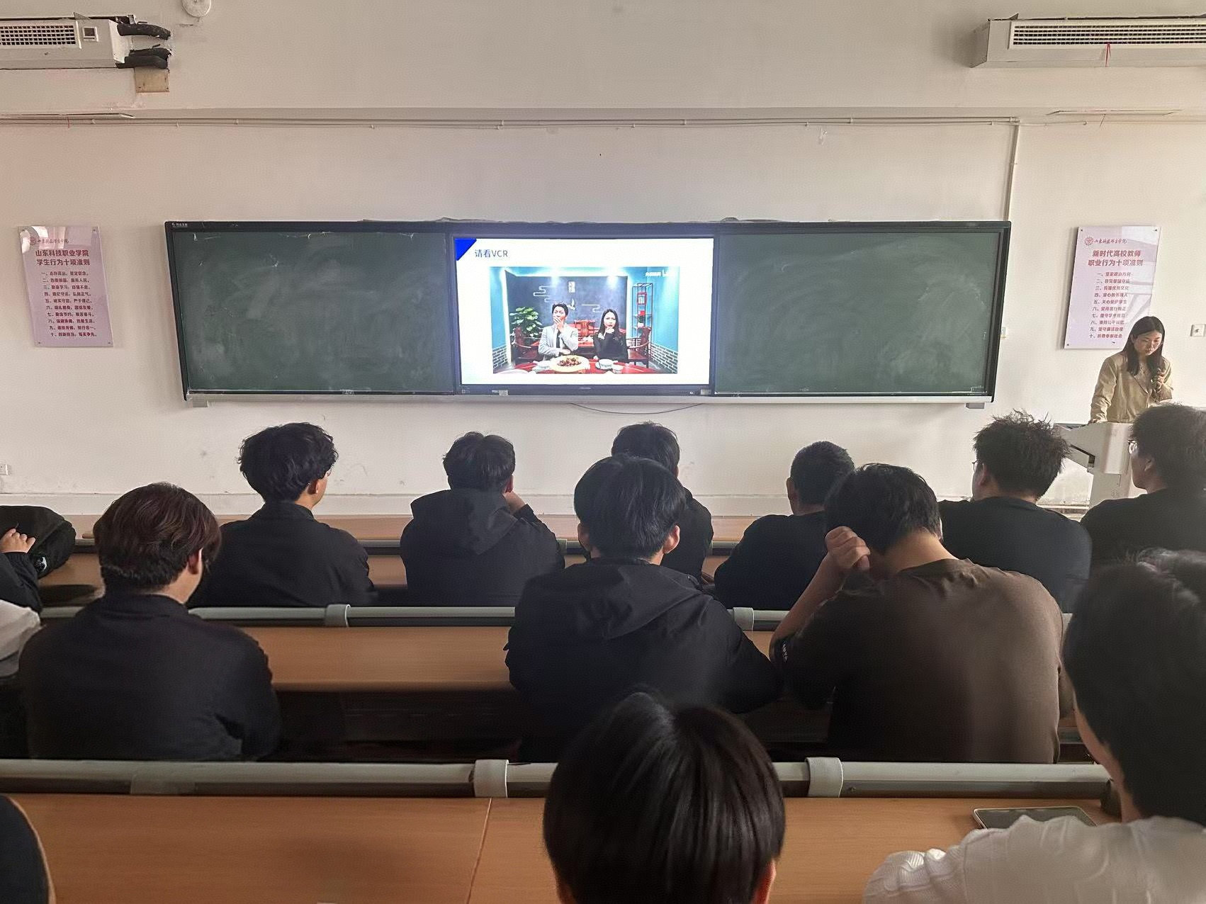 李晓慧.jpg 李晓慧.jpg